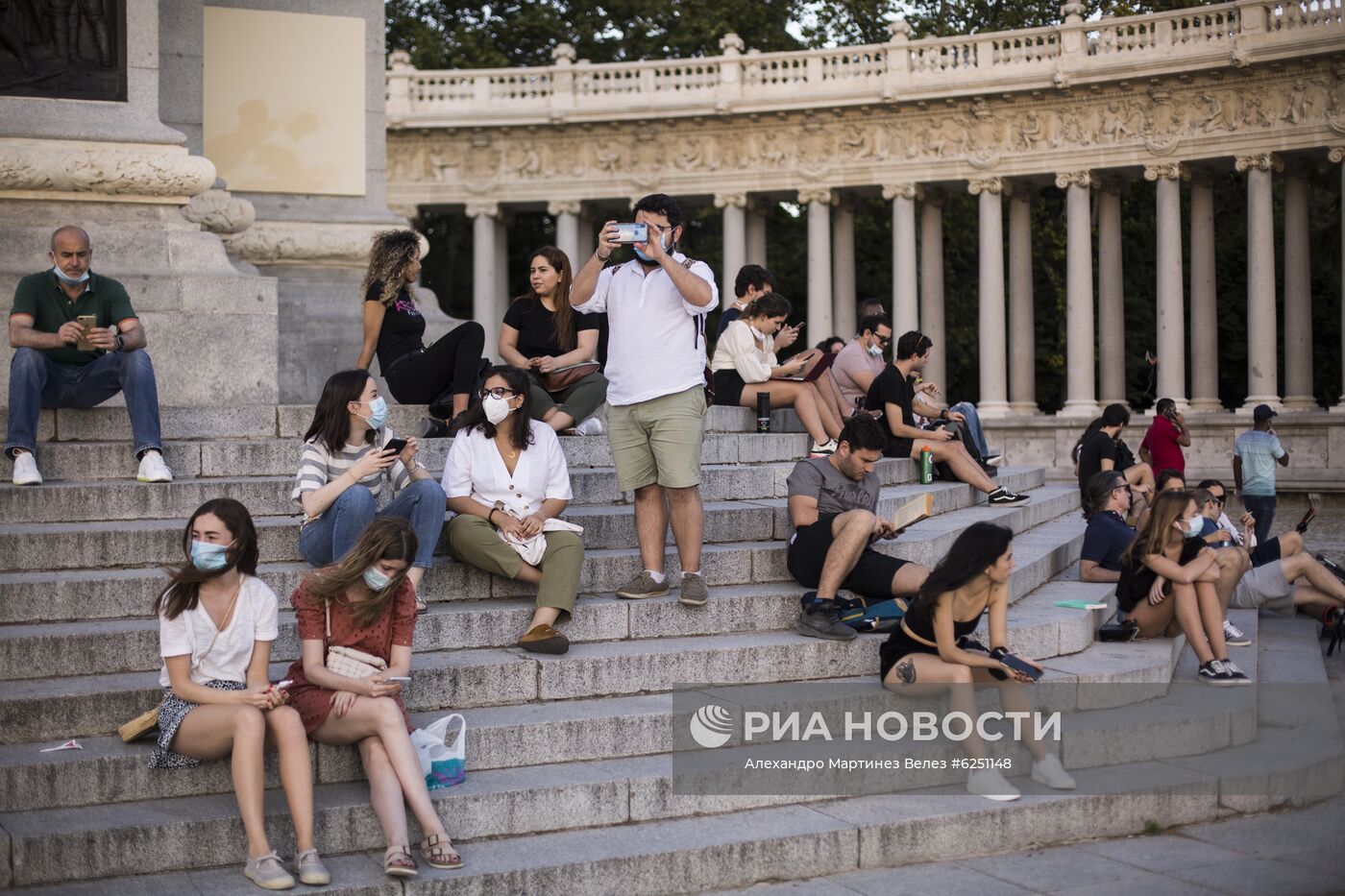Ослабление карантинных мер в Испании