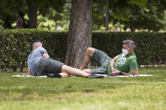 Ослабление карантинных мер в Испании