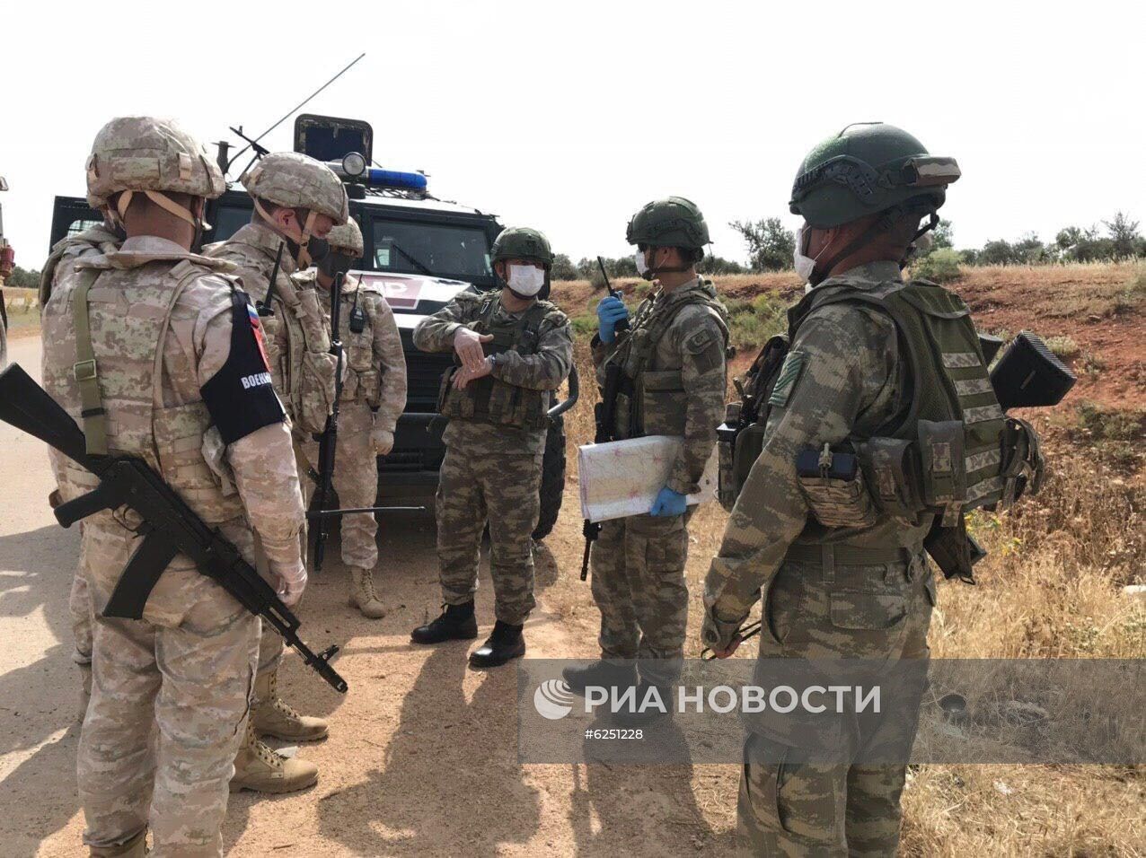 Россия и Турция провели совместное патрулирование в Сирии 