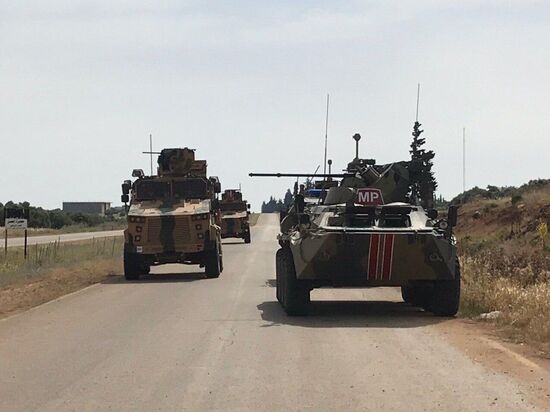 Россия и Турция провели совместное патрулирование в Сирии 
