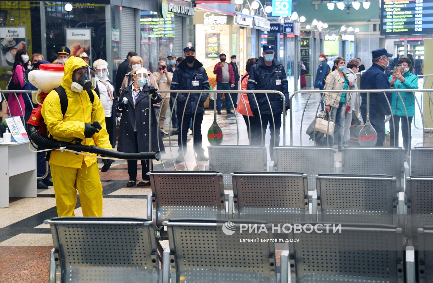 Дезинфекция Казанского вокзала в Москве