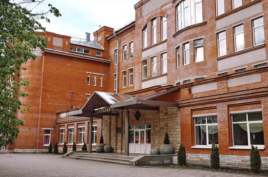 Последний звонок онлайн в петербургской гимназии No56