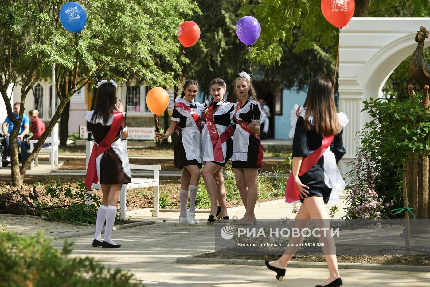 Последний звонок в городах России 