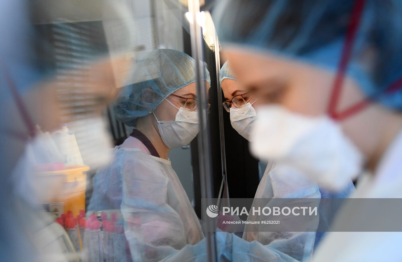Тестирование на COVID-19 в лаборатории НИИ Склифосовского
