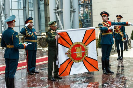 Церемония вручения ордена Суворова 58-й общевойсковой армии в Москве 