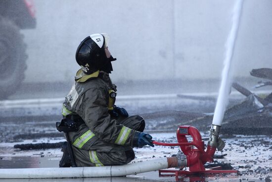Пожар в бизнес-центре "Парус" в Тюмени