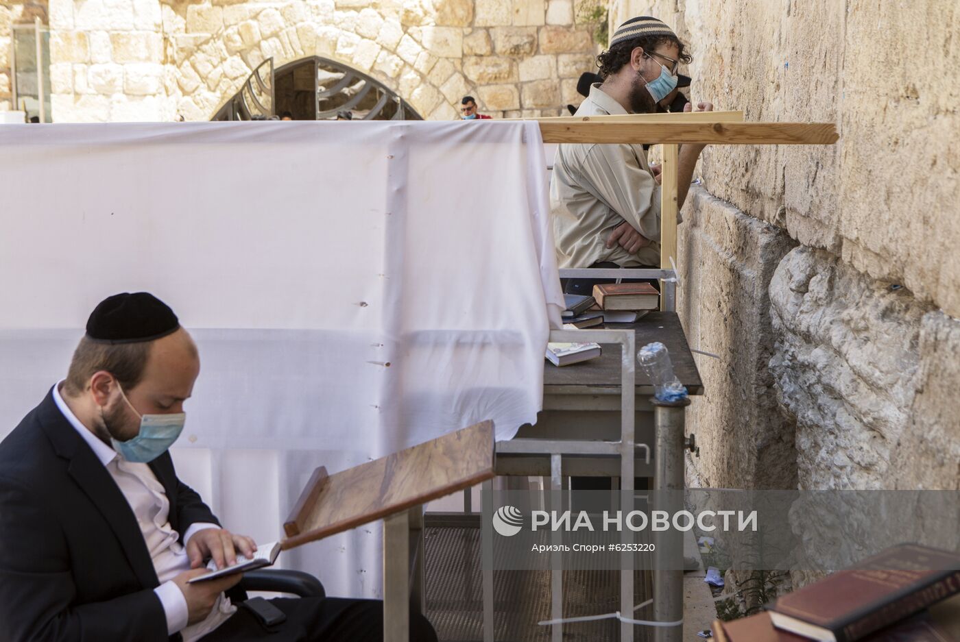 Святые места в Иерусалиме открываются для посещения