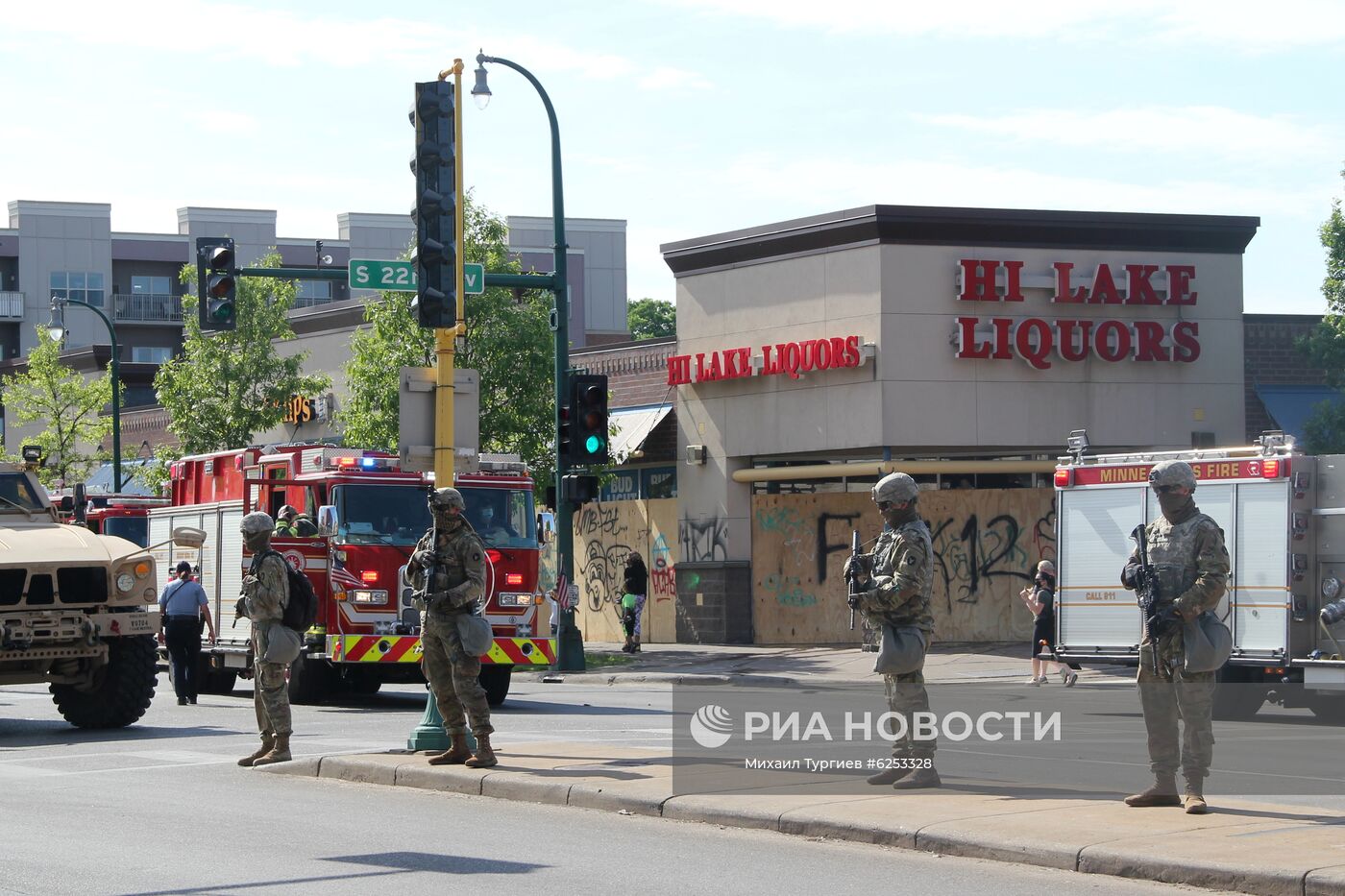 Жители Миннеаполиса ликвидируют последствия беспорядков