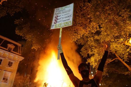 В США продолжаются протесты