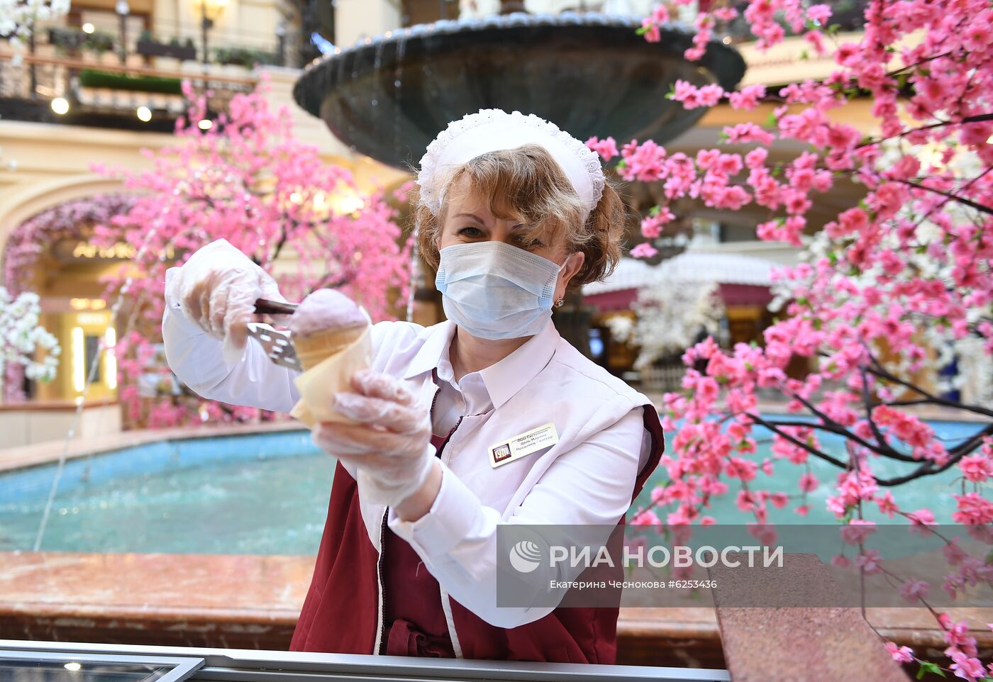 ГУМ возобновил работу