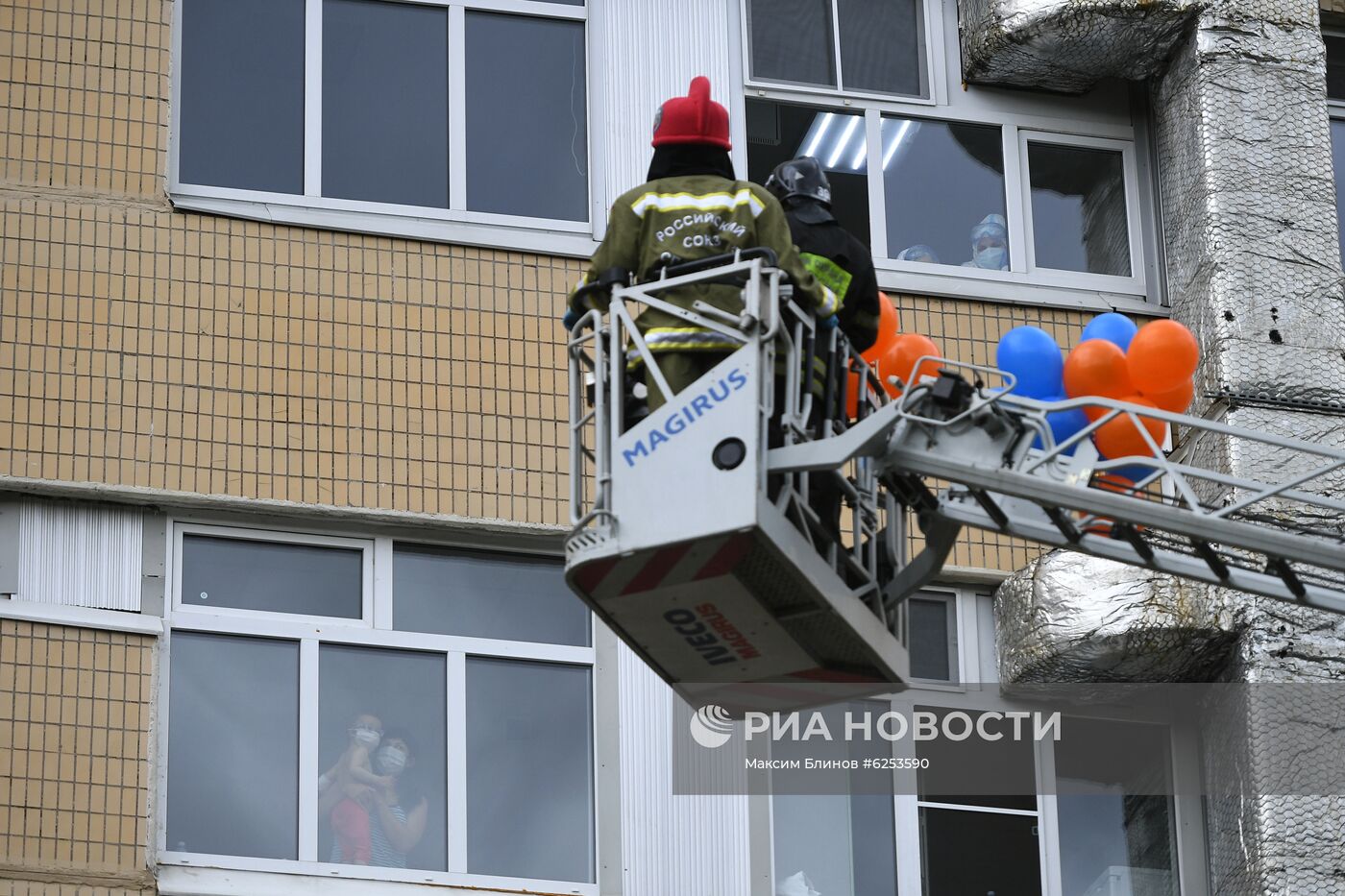 Поздравление пациентов больницы им. Башляевой с Днем защиты детей