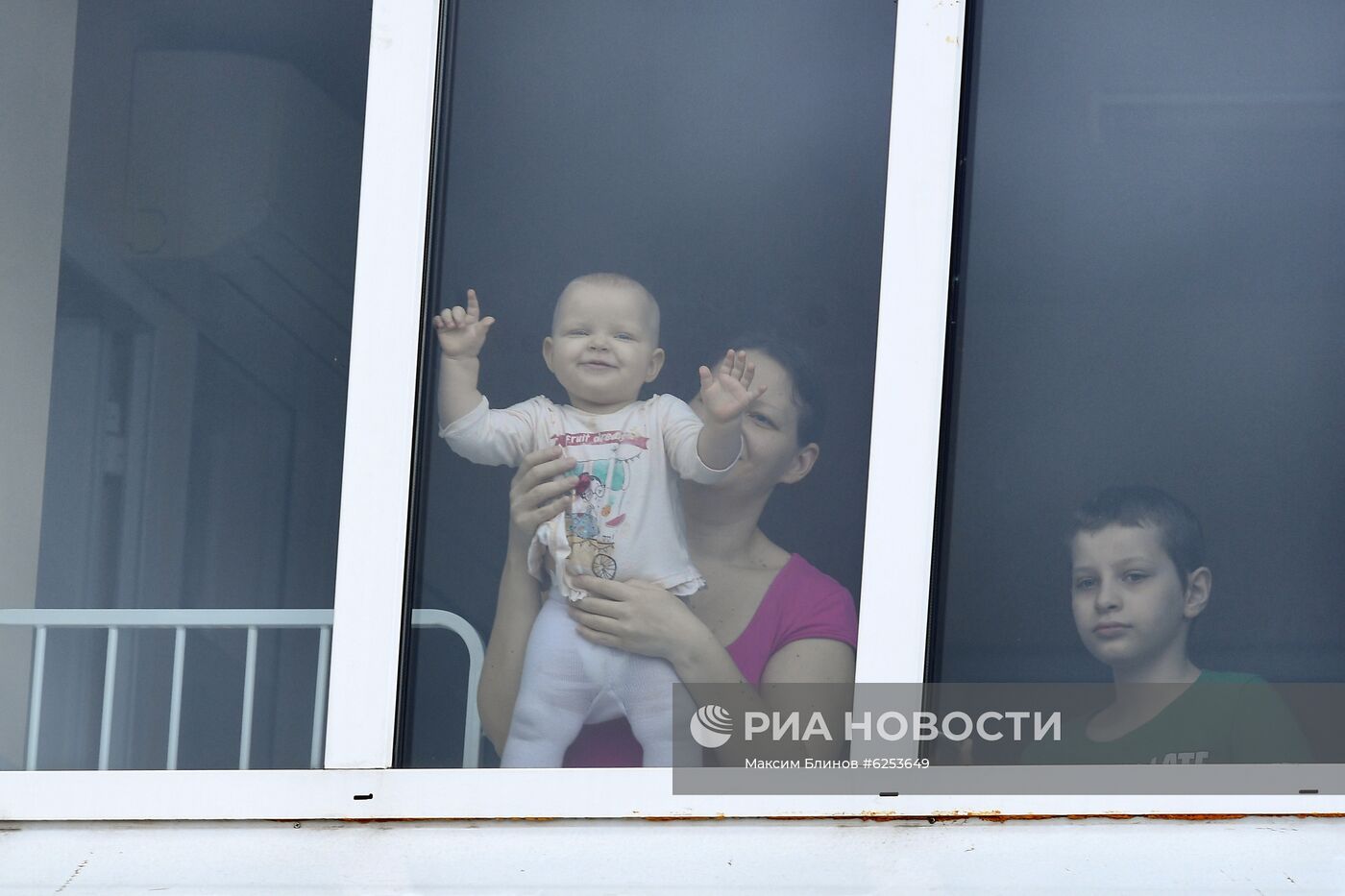 Поздравление пациентов больницы им. Башляевой с Днем защиты детей