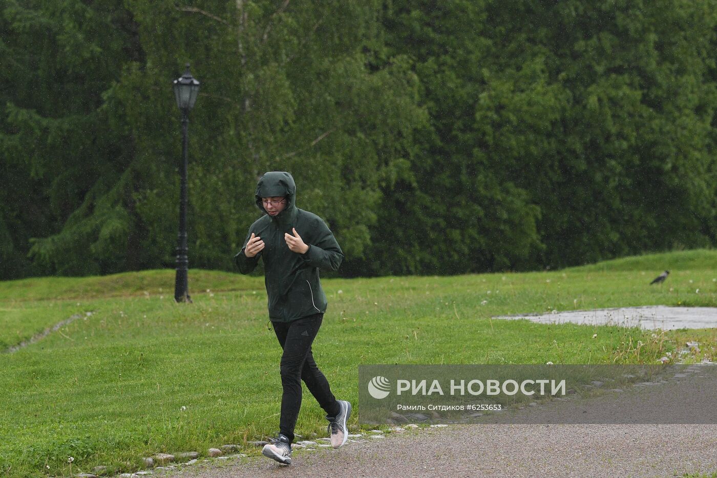 В Москве возобновили работу парки