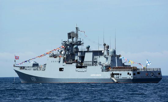 Летний период обучения на ЧФ впервые открылся смотром на рейде Севастополя