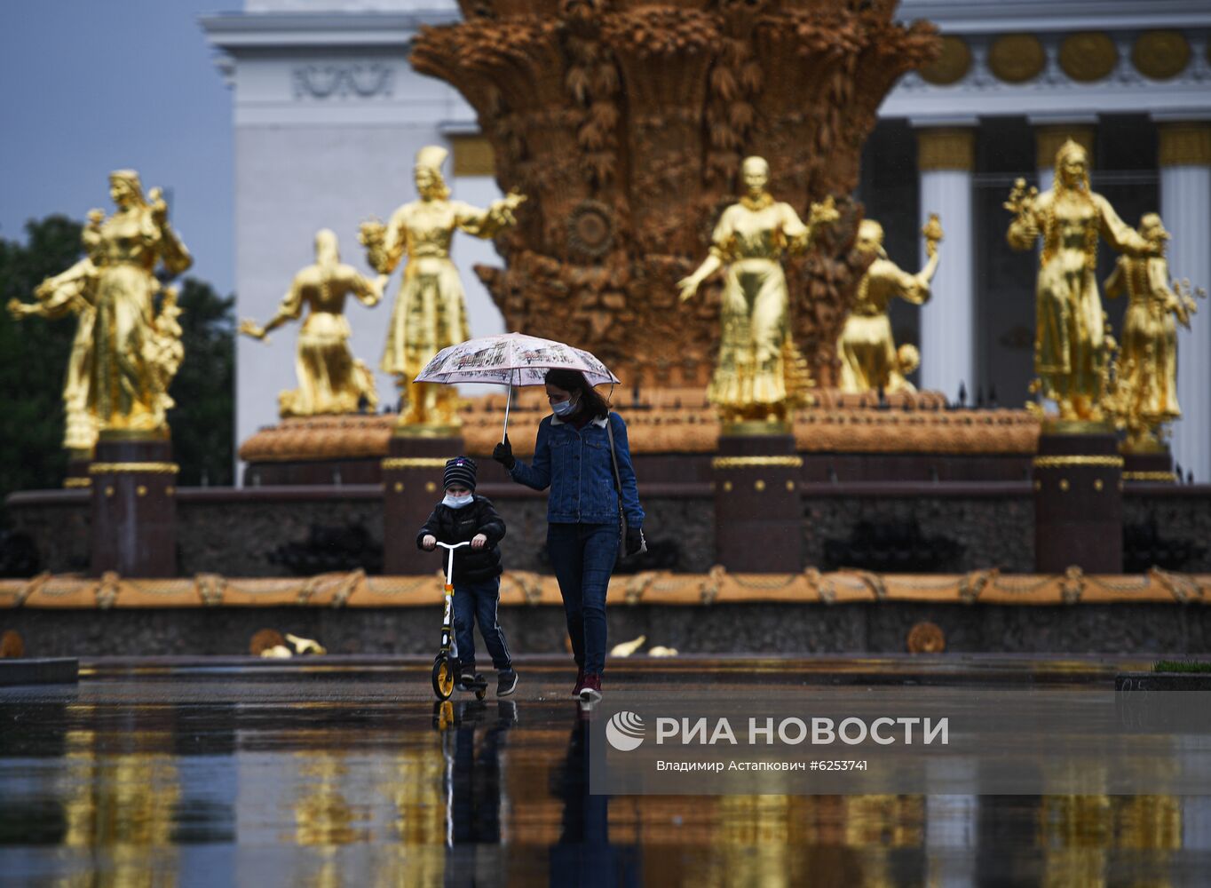 В Москве возобновили работу парки