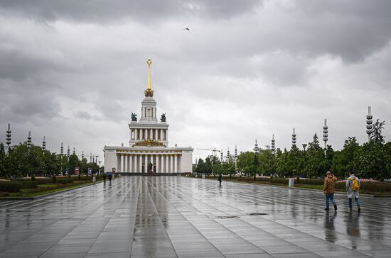 В Москве возобновили работу парки