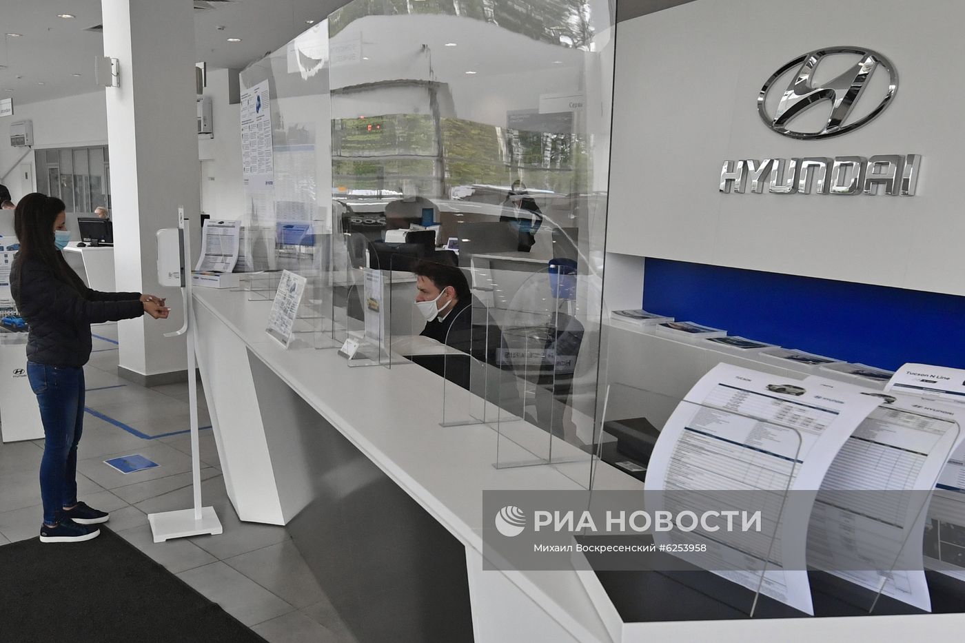 Открытие автомобильных салонов после карантина в Москве