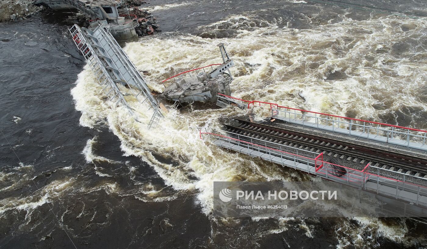 Железнодорожный мост обрушился в Мурманской области