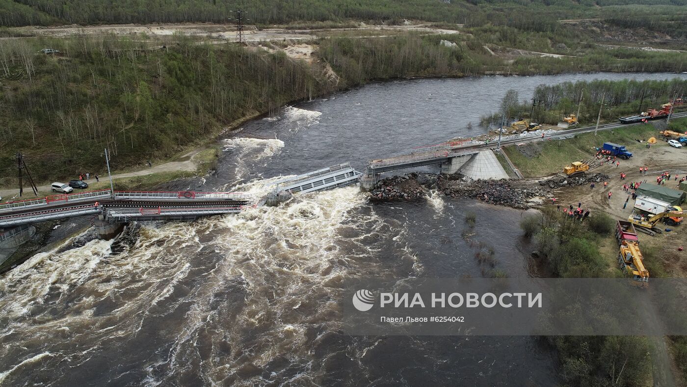 Железнодорожный мост обрушился в Мурманской области