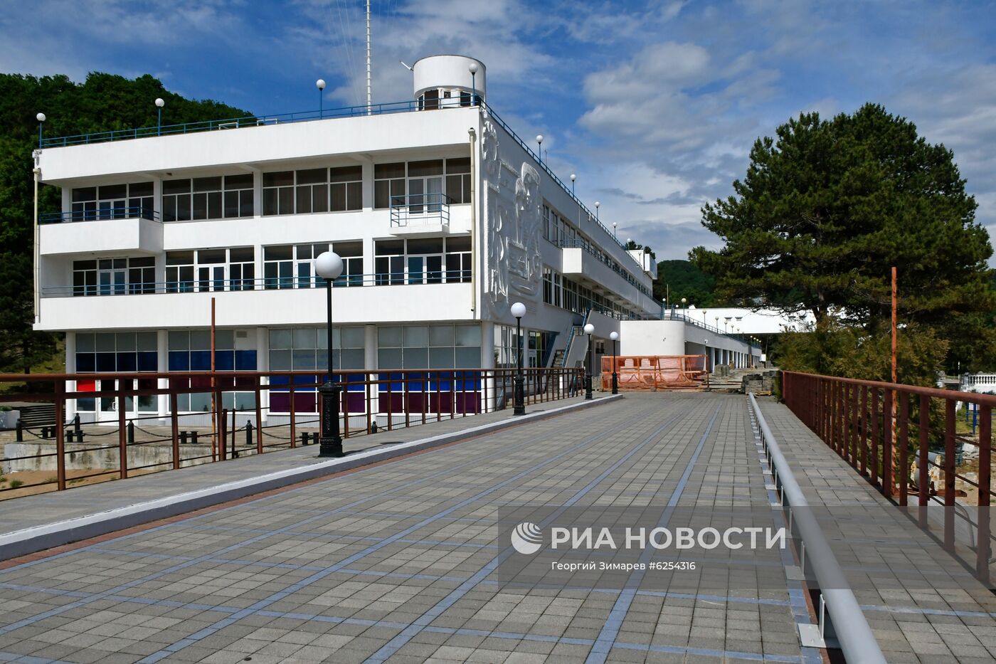 Подготовка Всероссийского детского центра "Орленок" к летнему сезону