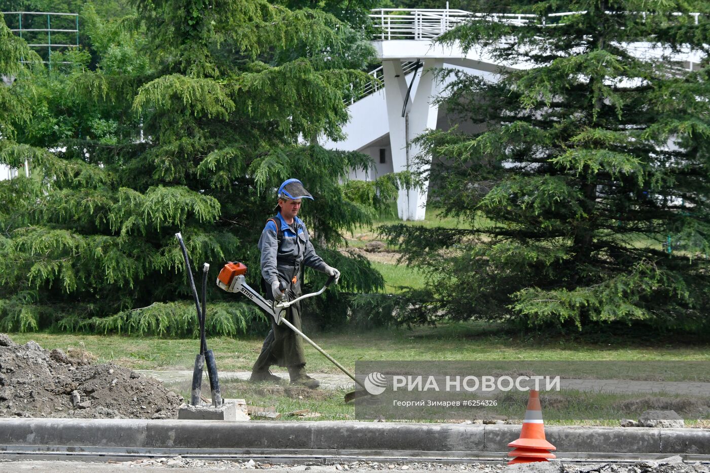 Подготовка Всероссийского детского центра "Орленок" к летнему сезону
