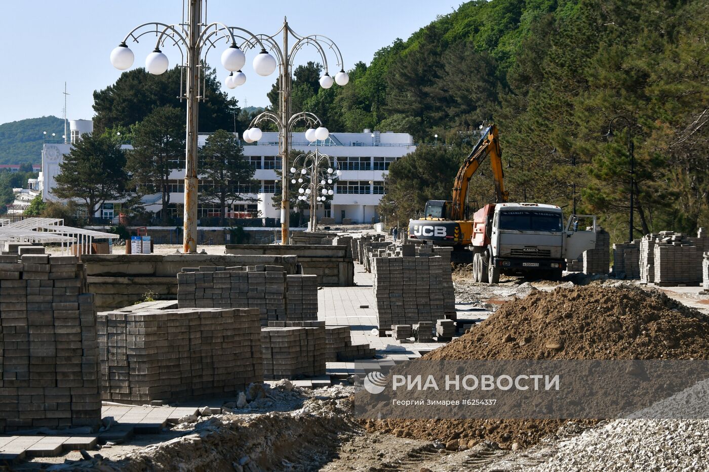 Подготовка Всероссийского детского центра "Орленок" к летнему сезону
