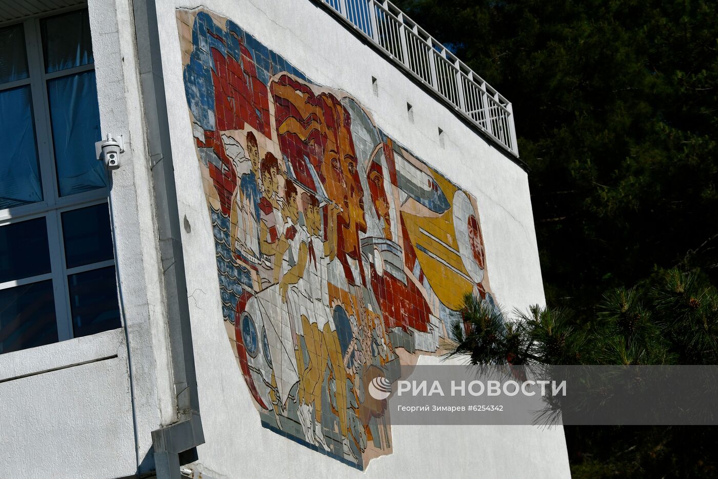 Подготовка Всероссийского детского центра "Орленок" к летнему сезону