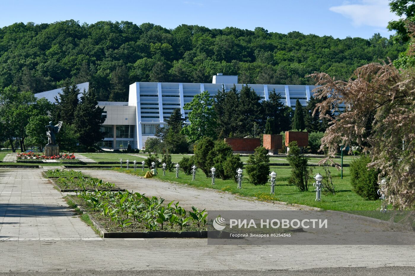 Подготовка Всероссийского детского центра "Орленок" к летнему сезону