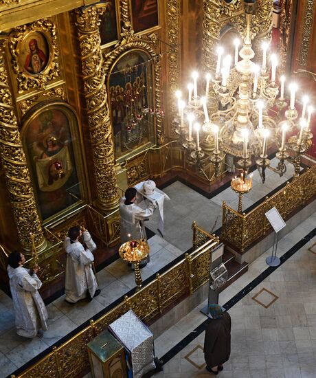 Храм Христа Спасителя и Богоявленский собор открылись после карантина