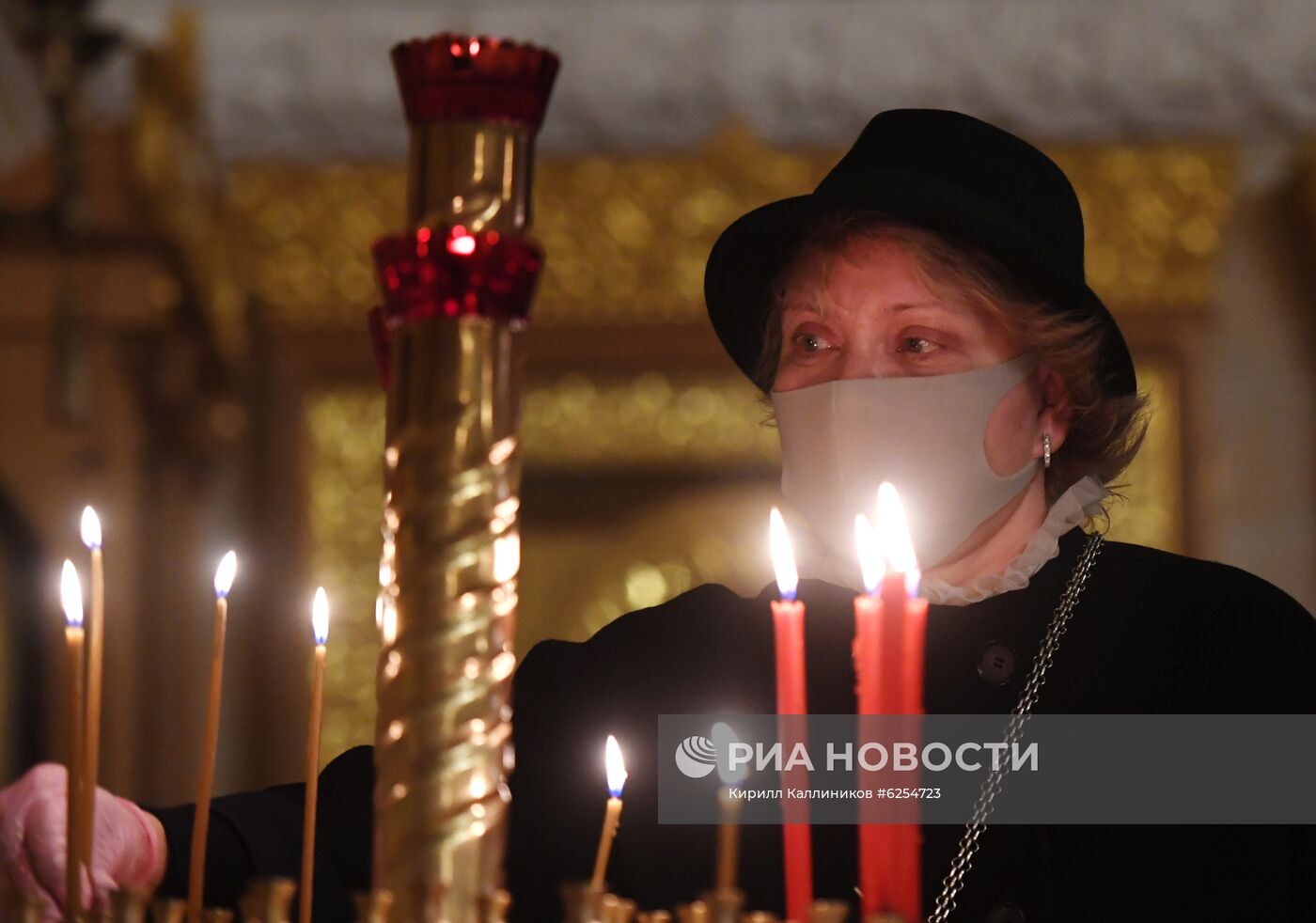 Храм Христа Спасителя и Богоявленский собор открылись после карантина