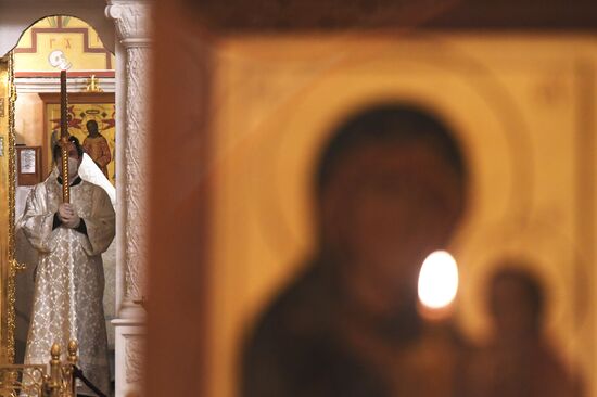 Храм Христа Спасителя и Богоявленский собор открылись после карантина