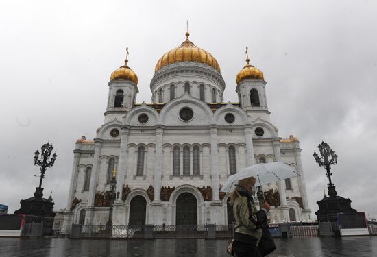 Храм Христа Спасителя и Богоявленский собор открылись после карантина