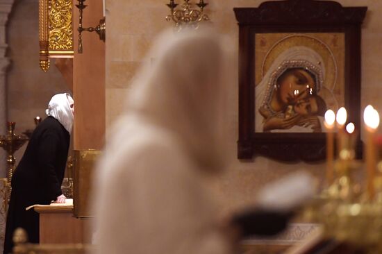 Храм Христа Спасителя и Богоявленский собор открылись после карантина