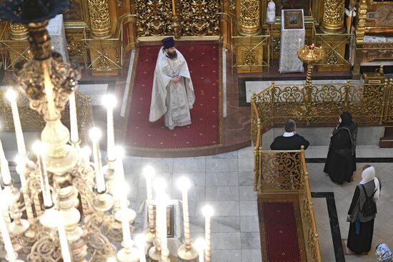 Храм Христа Спасителя и Богоявленский собор открылись после карантина