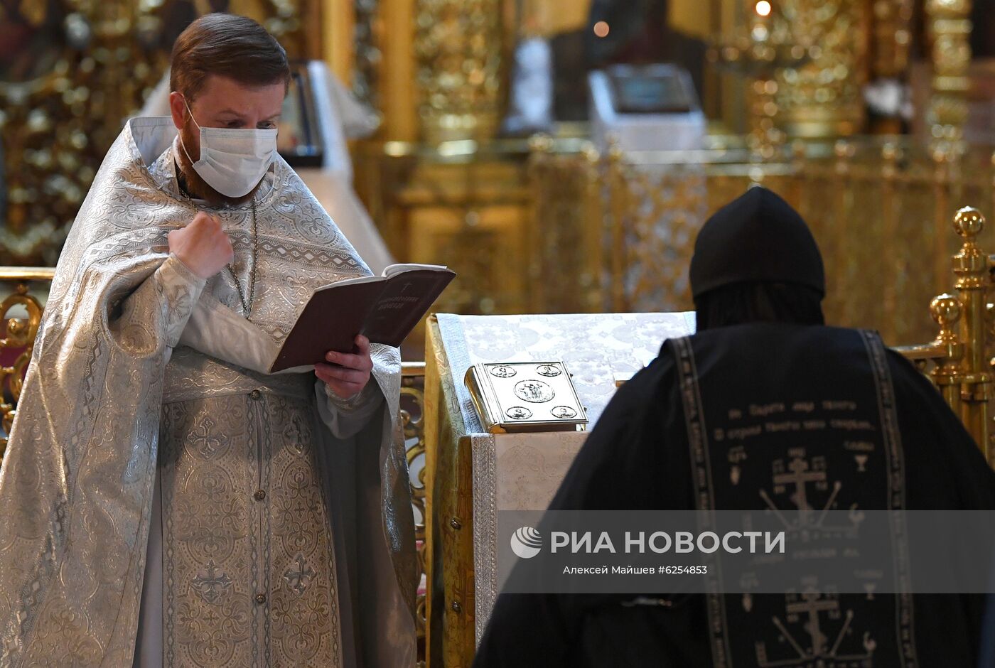 Служители церкви в Новокосино