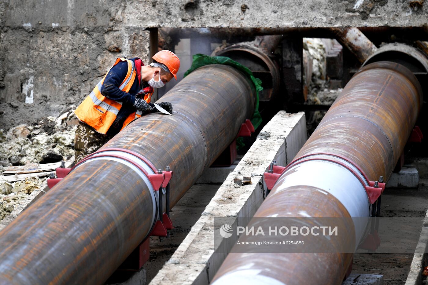 Ремонт участка магистральной теплосети в Новосибирске