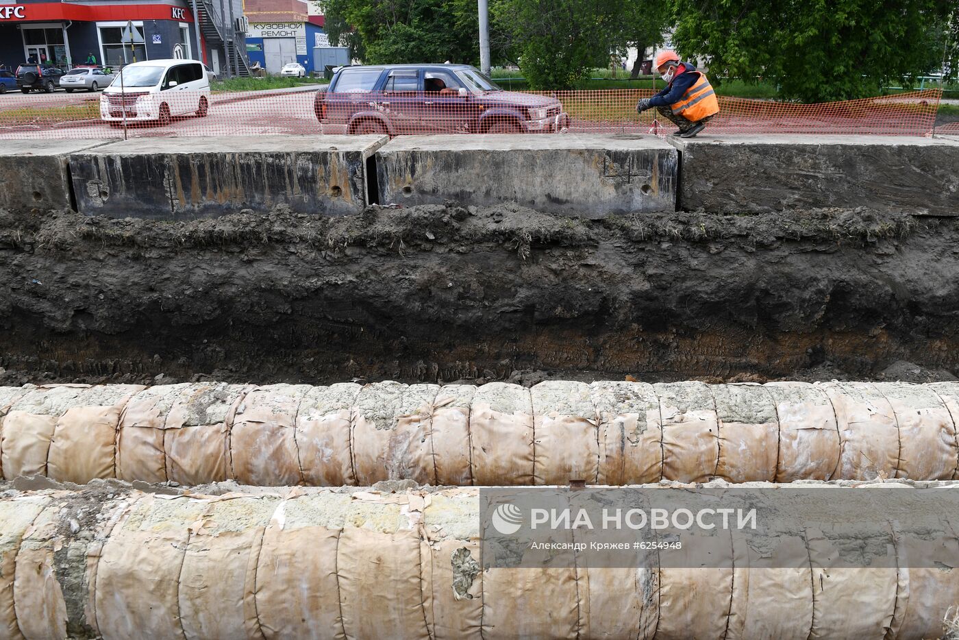 Ремонт участка магистральной теплосети в Новосибирске