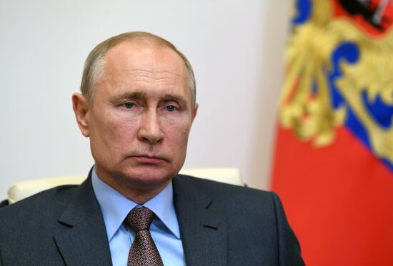 Президент РФ В. Путин провел встречу с премьер-министром РФ М. Мишустиным