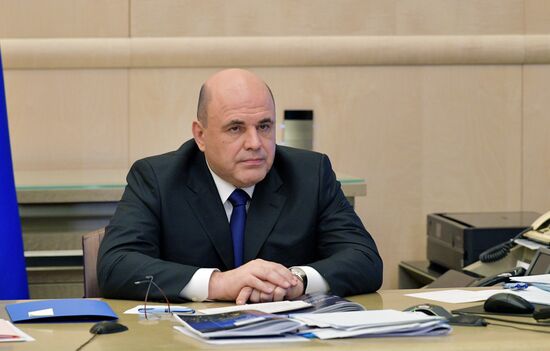 Президент РФ В. Путин провел встречу с премьер-министром РФ М. Мишустиным