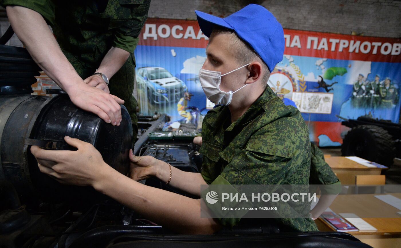 Обучение профессии водителя военной техники в автошколе ДОСААФ