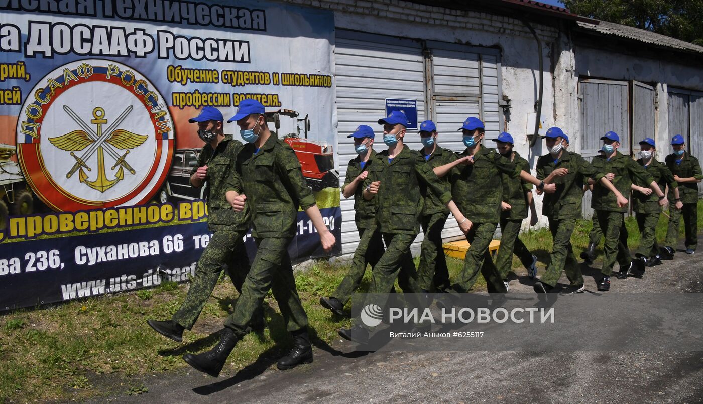 Обучение профессии водителя военной техники в автошколе ДОСААФ