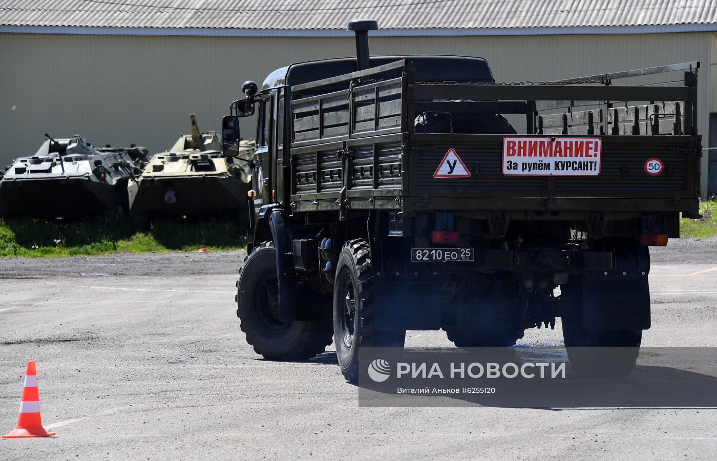 Обучение профессии водителя военной техники в автошколе ДОСААФ