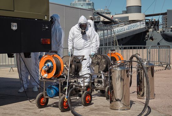 Дезинфекция крейсера "Аврора" в Санкт-Петербурге