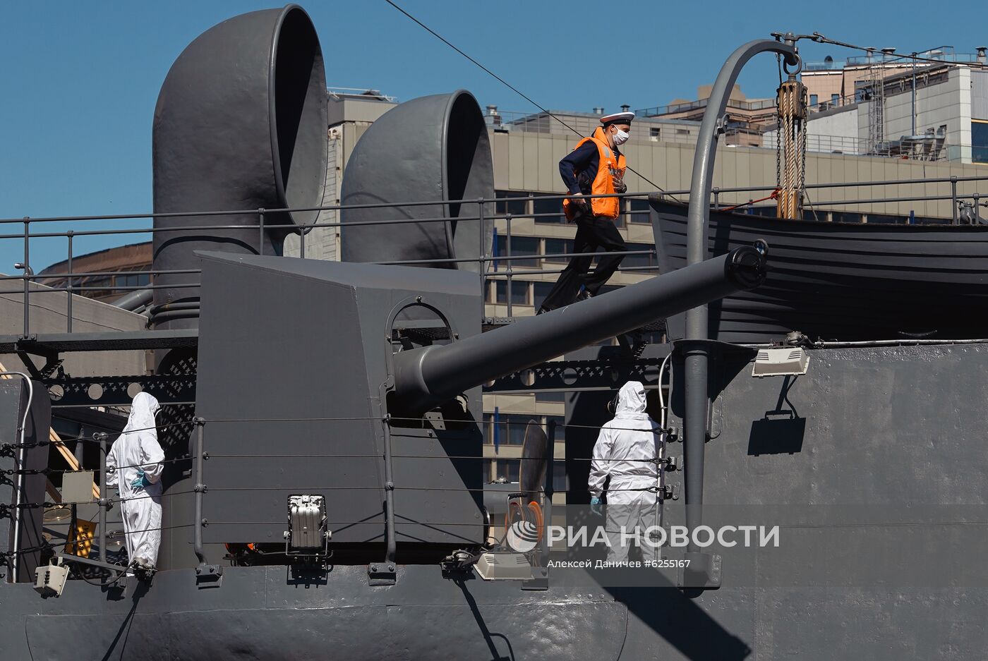 Дезинфекция крейсера "Аврора" в Санкт-Петербурге