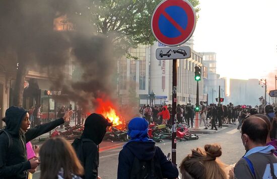 Протесты против произвола полиции в Париже