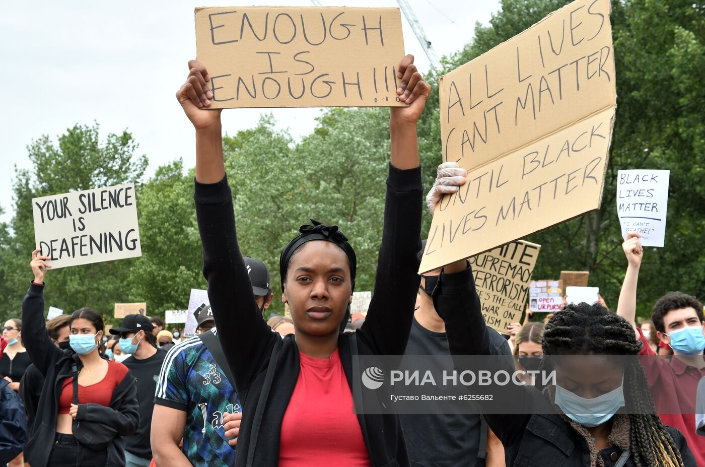 Акция в Лондоне в поддержку протестующих США