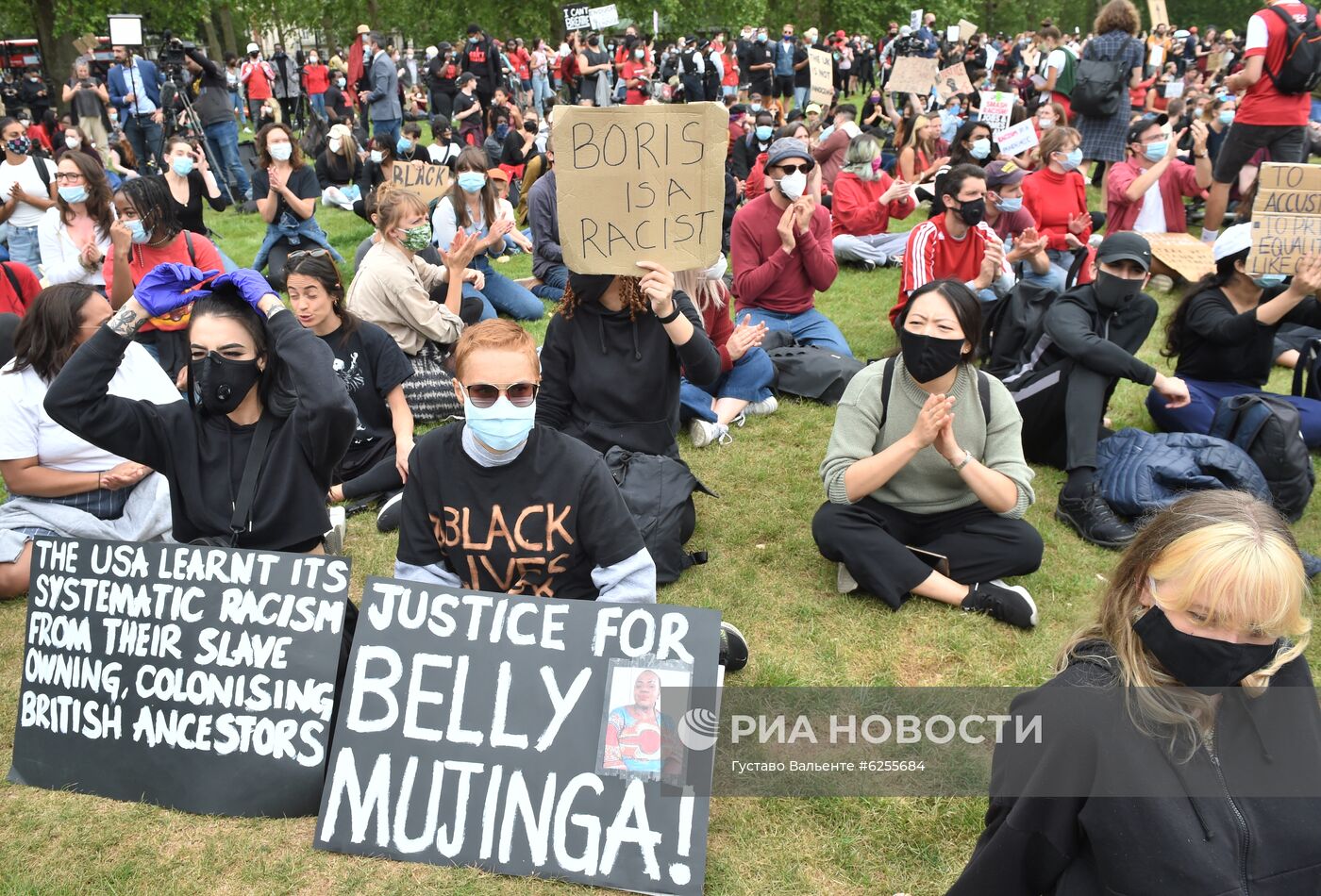 Акция в Лондоне в поддержку протестующих США