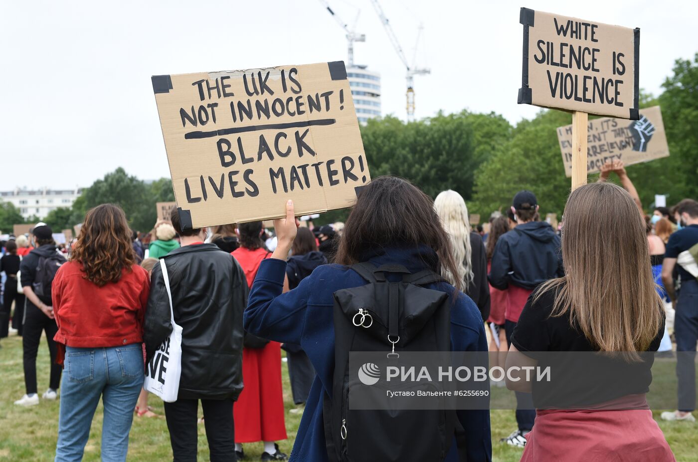 Акция в Лондоне в поддержку протестующих США