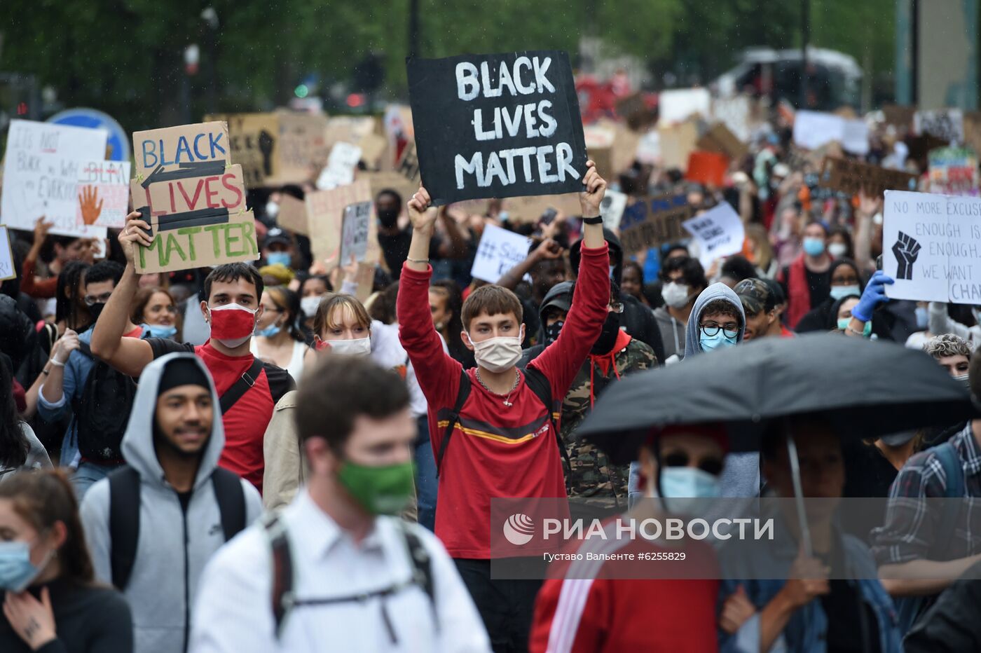 Акция в Лондоне в поддержку протестующих США