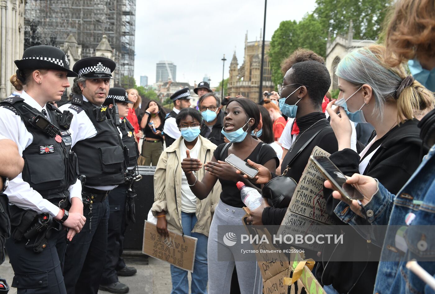 Акция в Лондоне в поддержку протестующих США